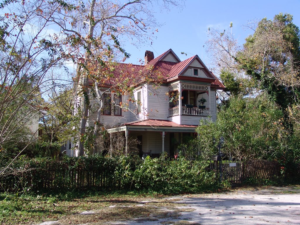 Victorian with Apalachicola style balcony, historic Apalachicola Florida (11-27-2011)