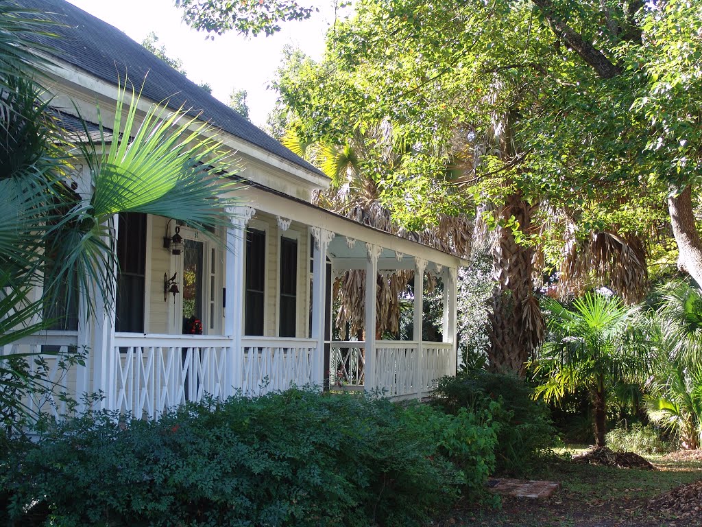 Victorian Cracker house, historic Apalachicola Florida (11-27-2011)