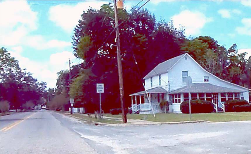 House on corner of Forsythe and Dorr, Bagdad, FL (2013)