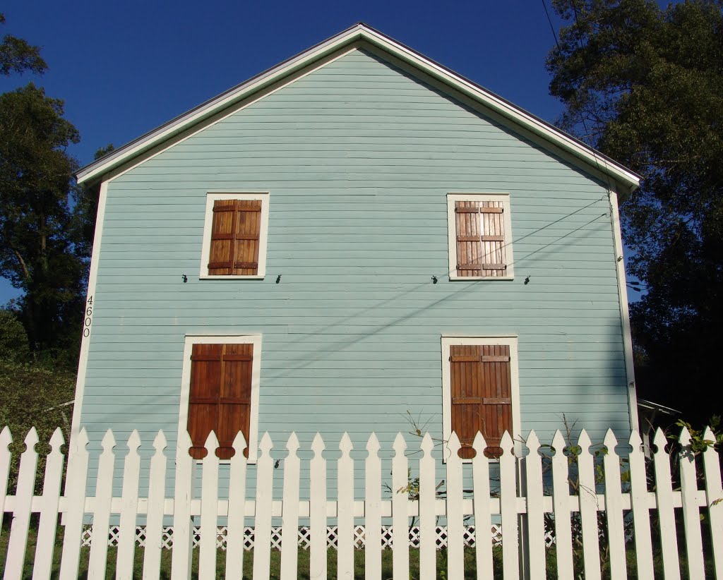 historic structure, freshly restored, Badgad Fla (12-31-2011)