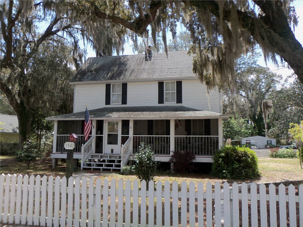 White house, Bagdad, FL (2013)