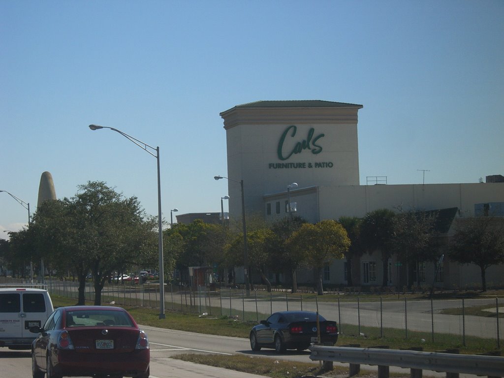 Carls Furniture close 826