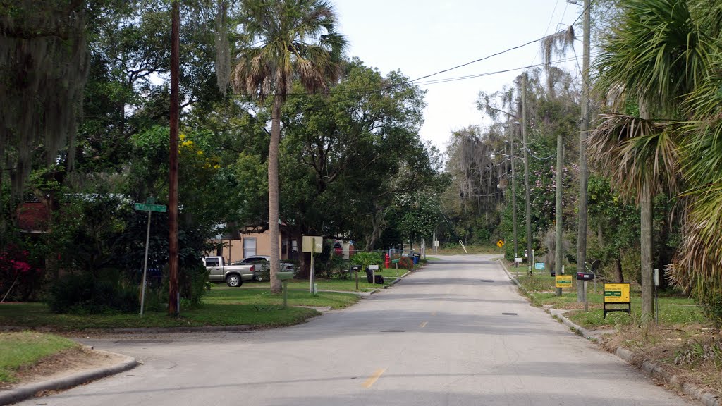 2014 02-25 Bartow, Florida - E Church and 4th Ave