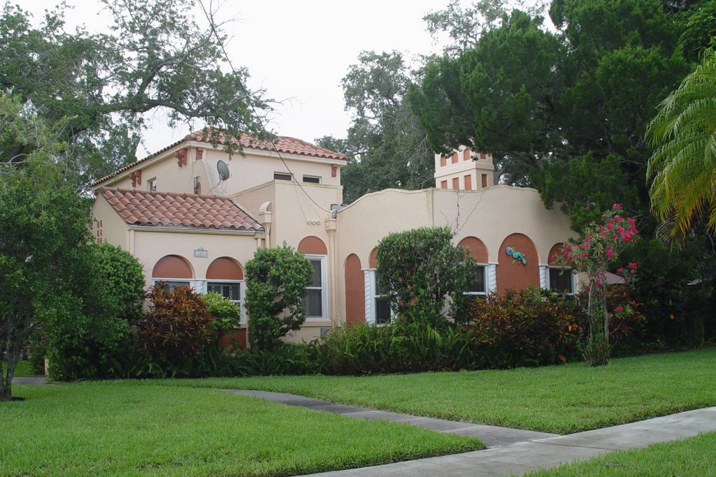 1920s spanish revival dwelling, Curry Point, Bradentown  (7-2009)