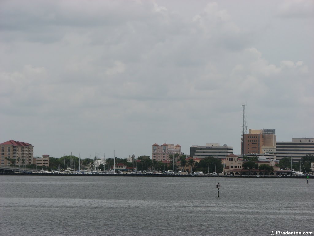Bradenton on the Manatee river (east view)