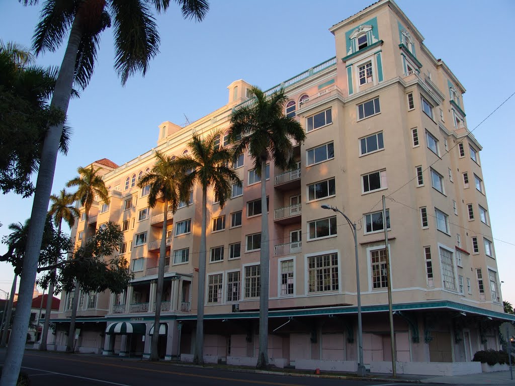 old hotel, downtown Bradenton (1-7-2012)