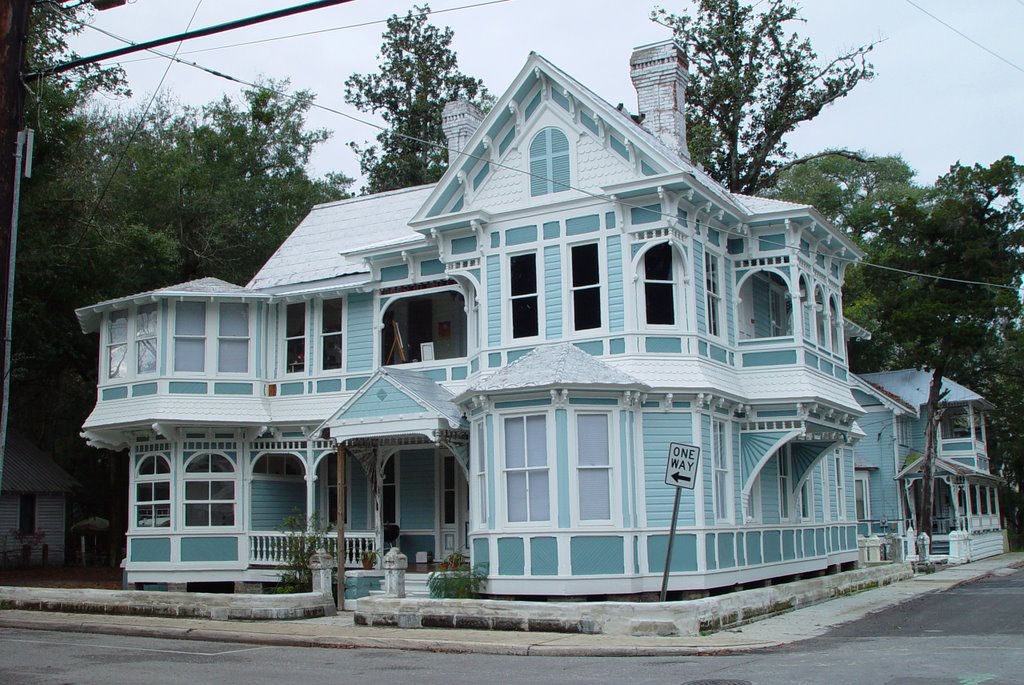 eclectic queen-ann victorian, Gainesville, Florida (12-31-2007)