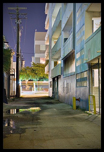 A Hollywood alley at night