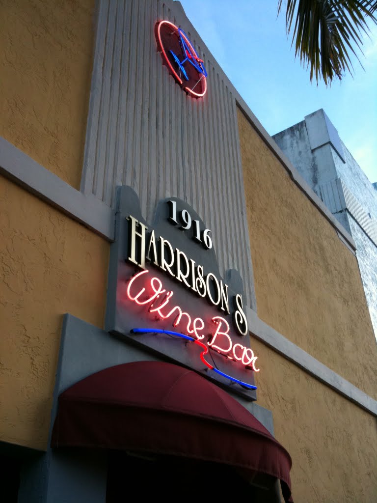 Hollyweird delight