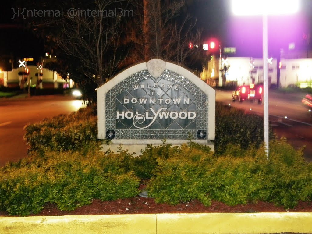 Hollywood, FL welcome sign
