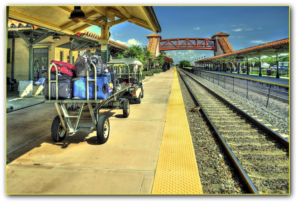 Hollywood Amtrak and Tri Rail station