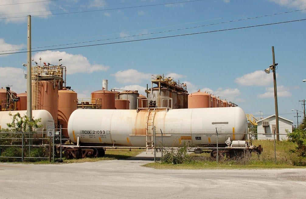 Trinity Chemical Leasing, LLC Tank Car No. 21093 at Bartow, FL