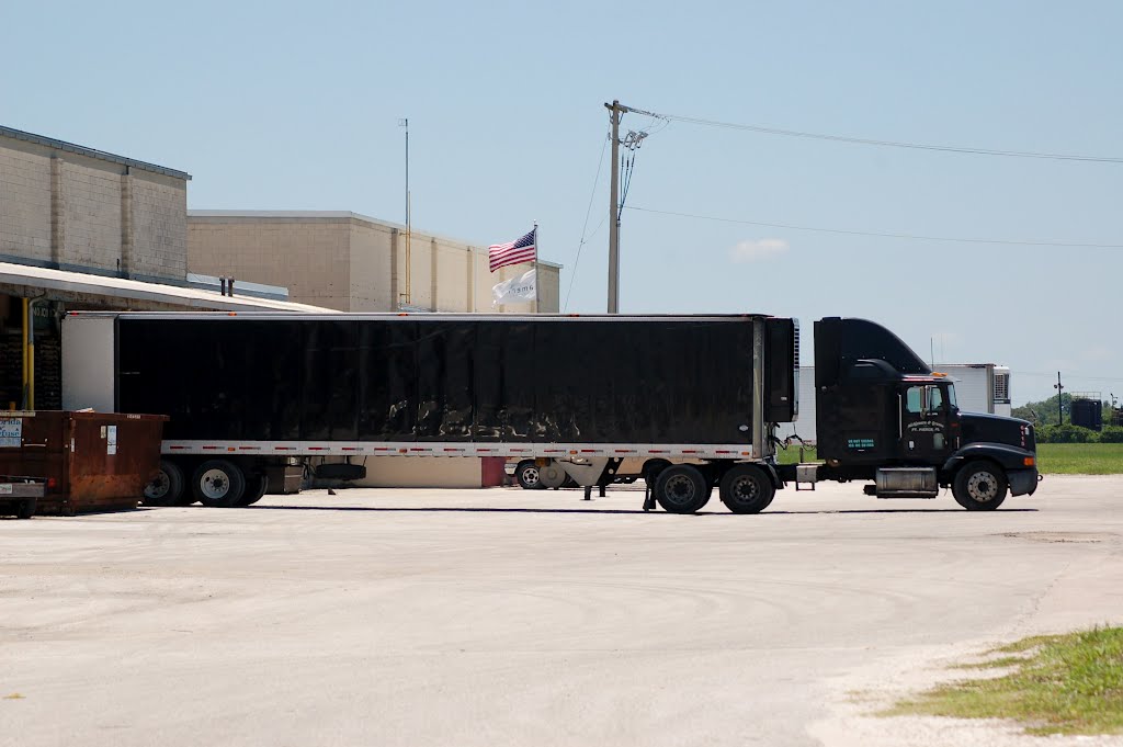 Tractor & Trailer at Bartow, FL