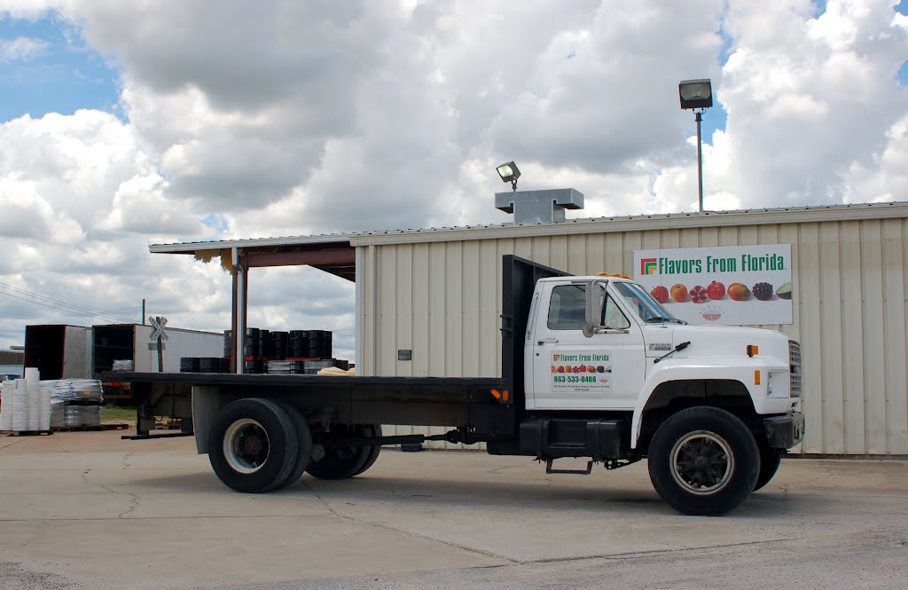Flavors From Florida Ford F-800 Diesel Truck at Bartow, FL