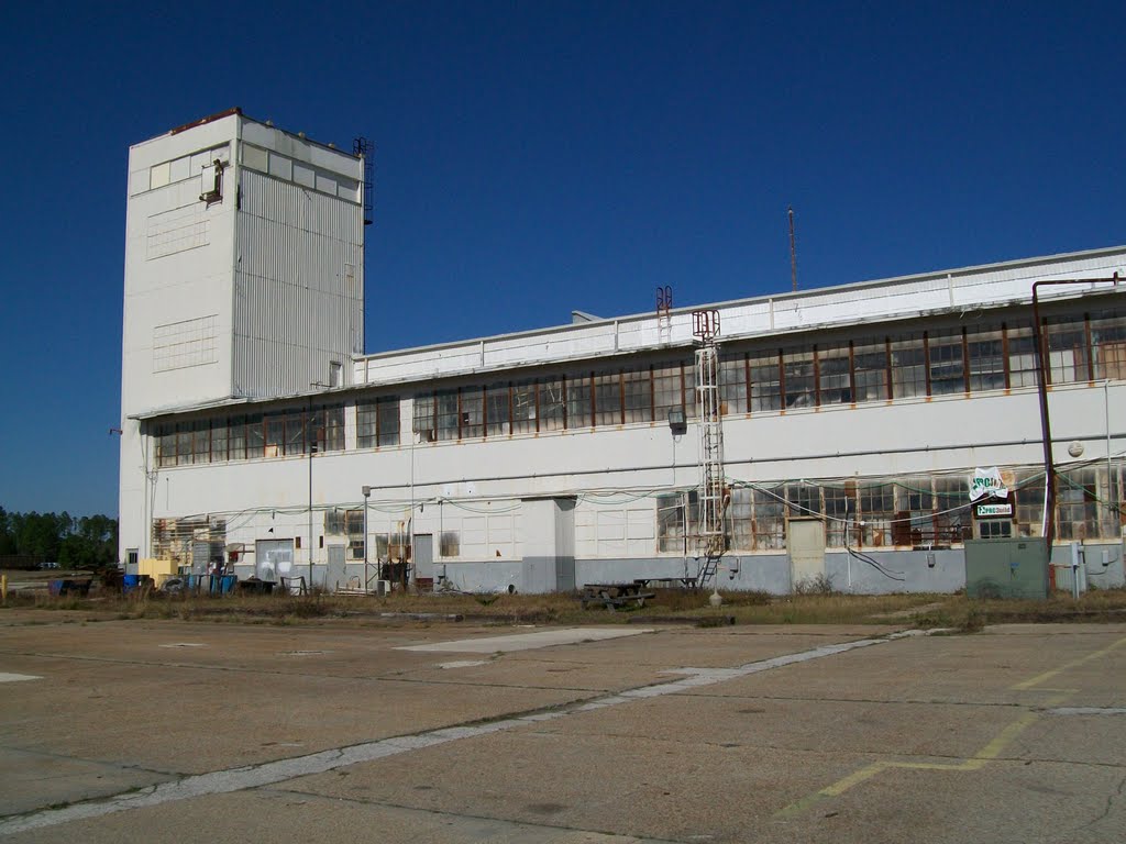 USN WWII Air traffic tower and hangers.  FKA Benjamine Lee Field  now, Reynolds Industrial Park  02/15/2009