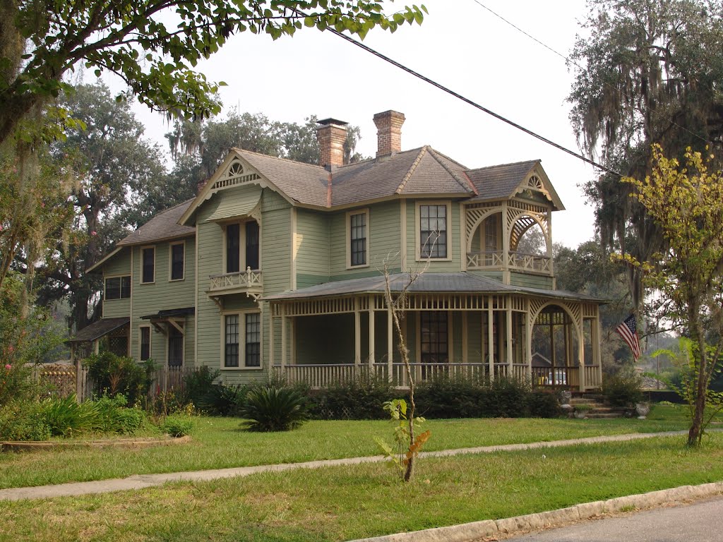 painted lady, 1890 Kirkpatrick-Wilcox house (9-13-2011)