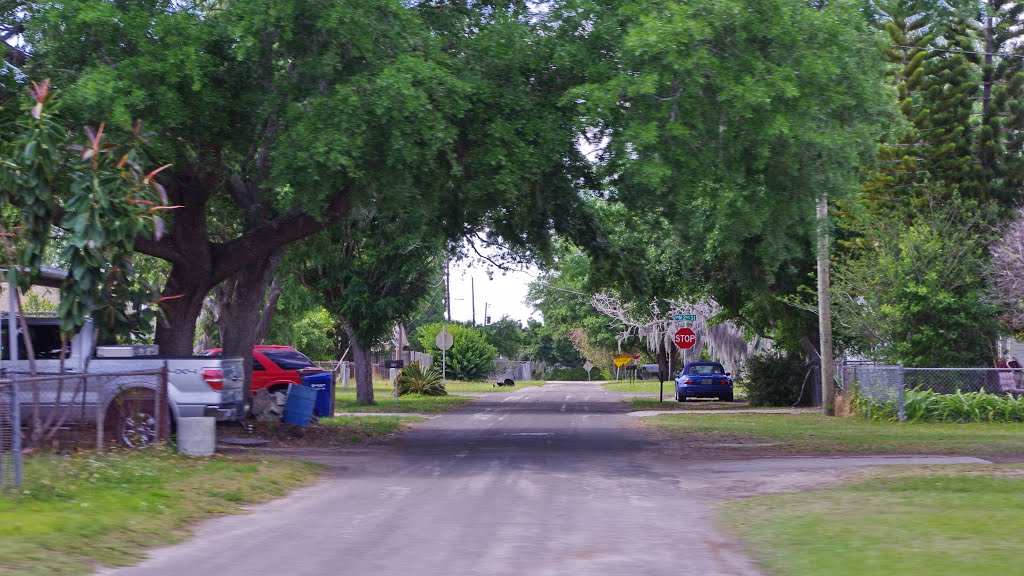 2014 04-12 Winter Haven, Florida - N 3rd St. & W Pearce Ave