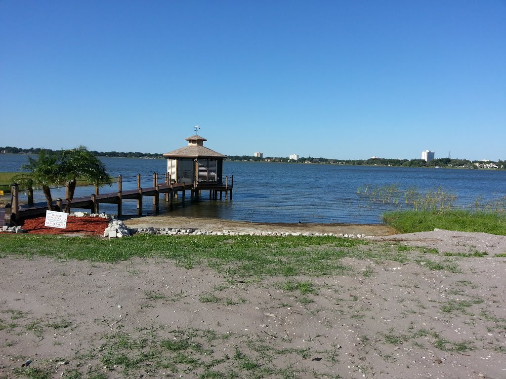 Private gazebo at Lake Howard