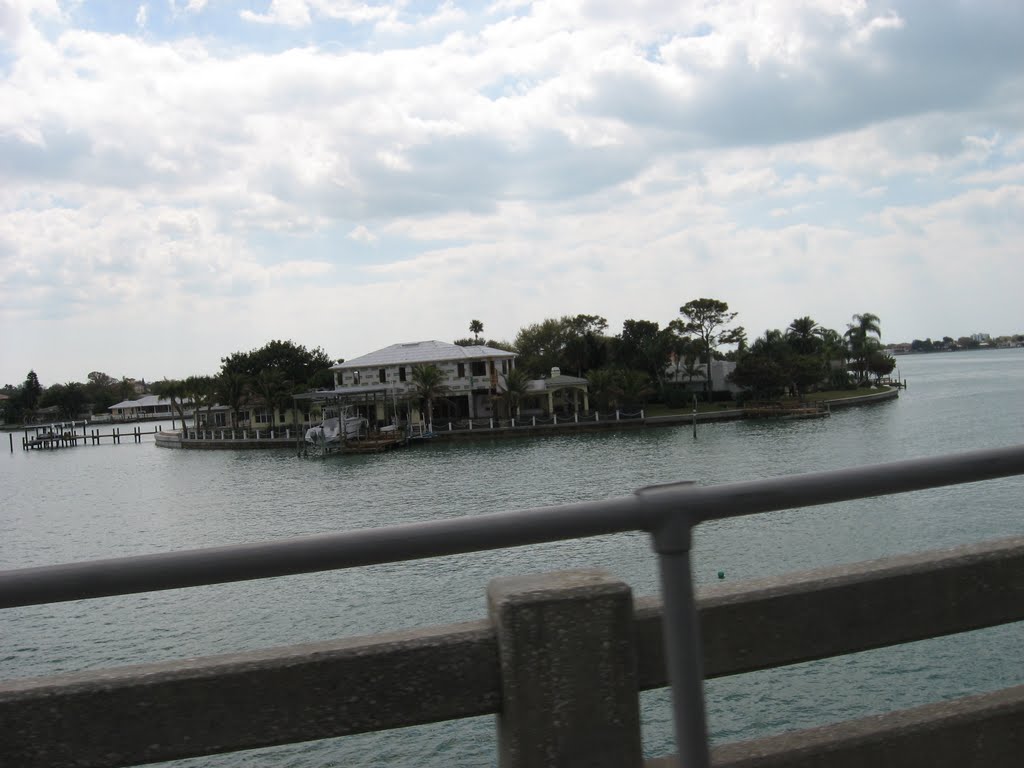 Belleair Bluffs , What a life!