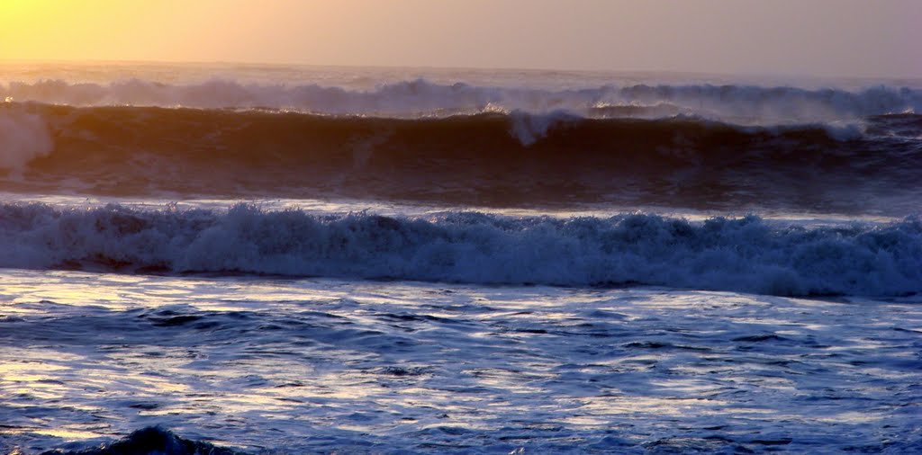 Wall of Water From Hurricane Earl