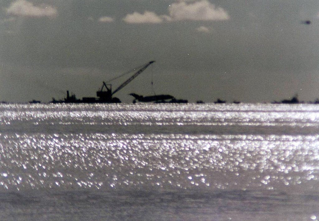 The Boeing 727 called Spirit of Miami is sinking to make an Artificial Reef Aug-1993