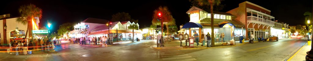 DSC05024 Duval St. Panoramic S view at night