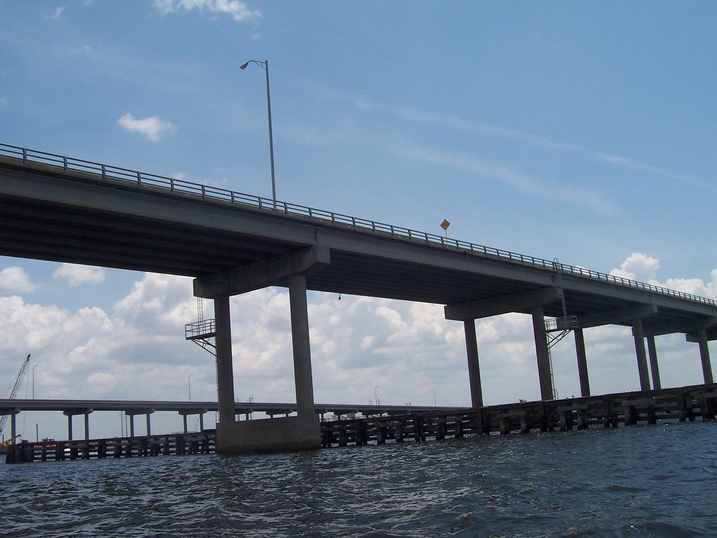 Boating under the 41 Bridges