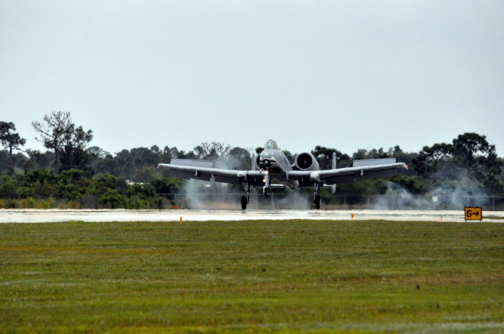 A-10 Warthog touching down at Florida International Airshow at Charlotte County Airport