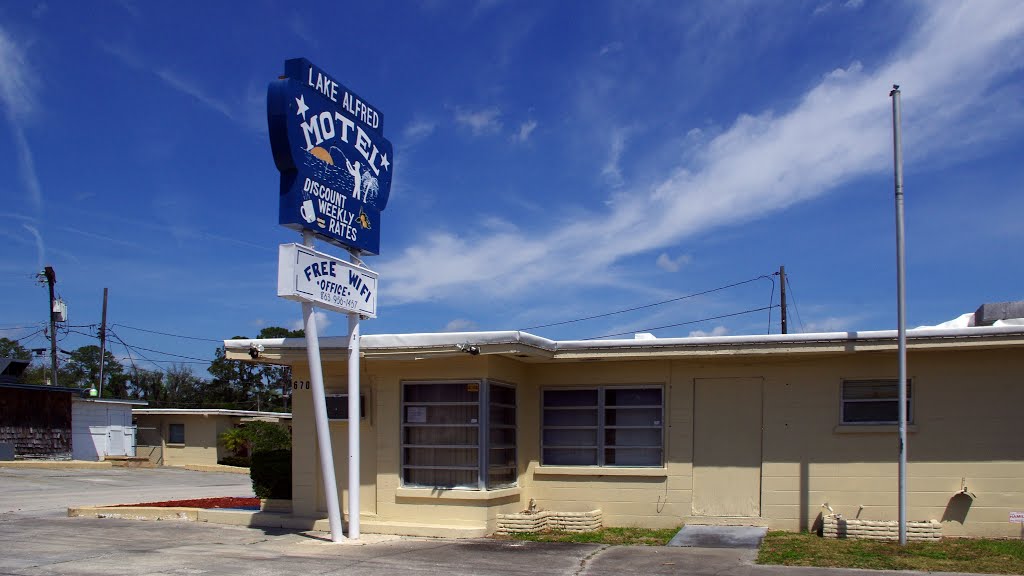 2014 04-05 Lake Alfred, Florida - Rte 92 - Motel