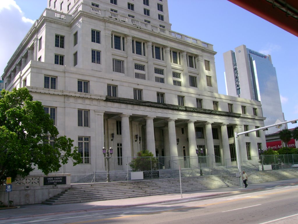 Dade Count Courthouse - Near Governm Center