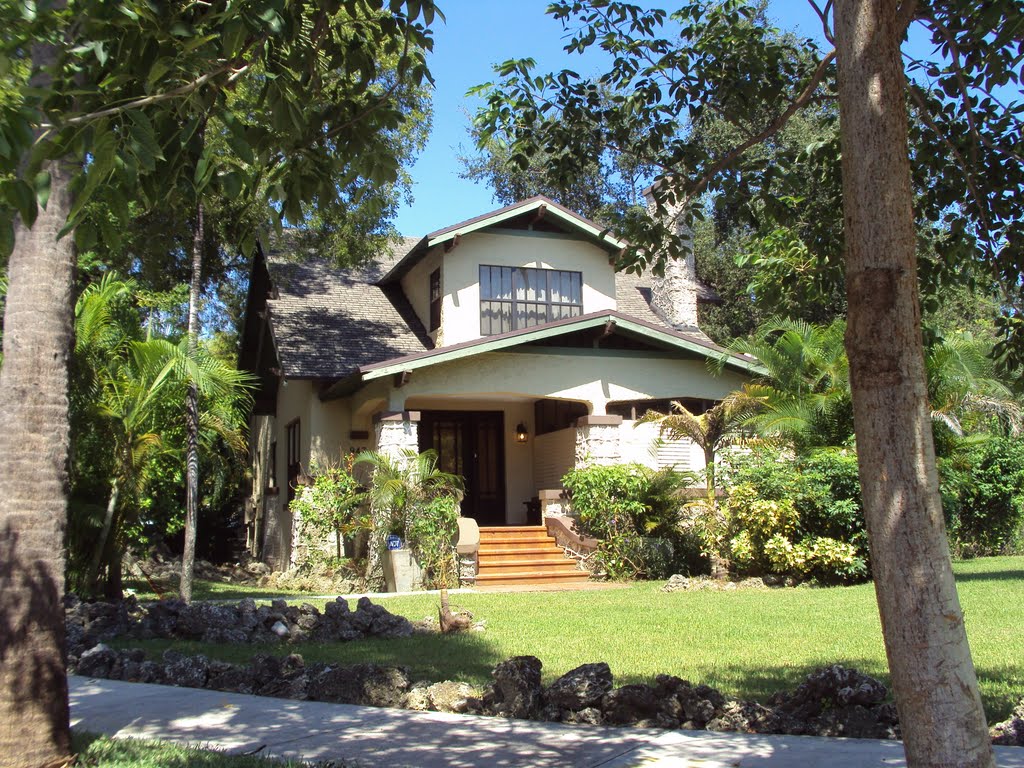 Beautiful House at NW North River Drive & NW 9th Ct