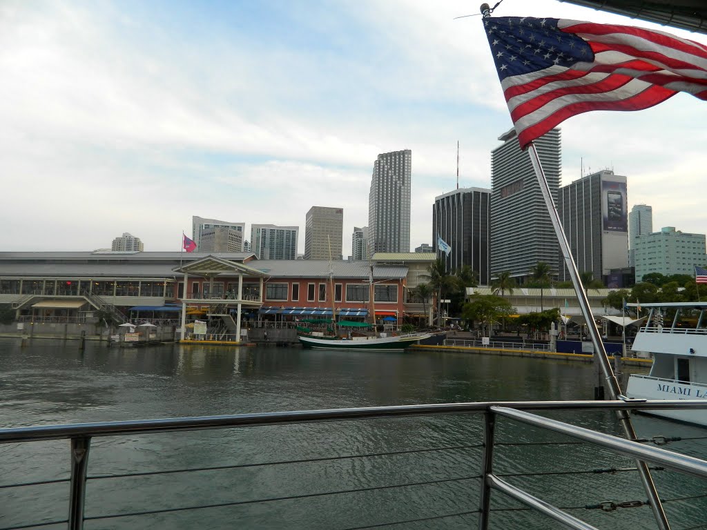 El centro de Miami desde la lancha