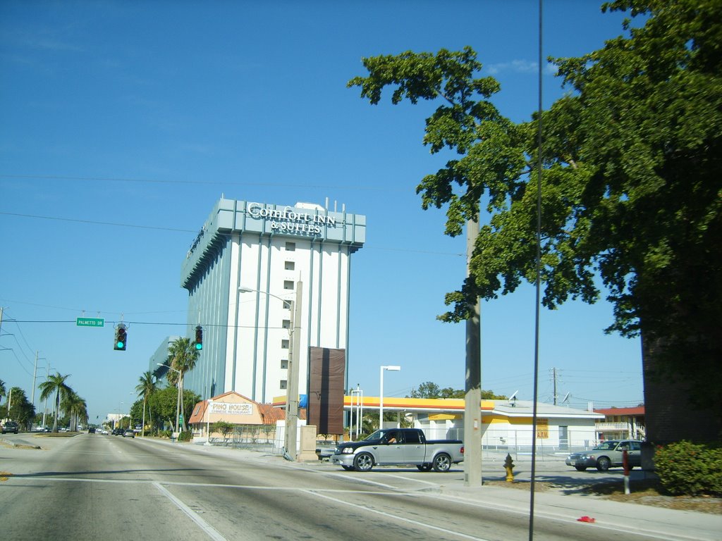 Hotel en la 36 Str, del NW