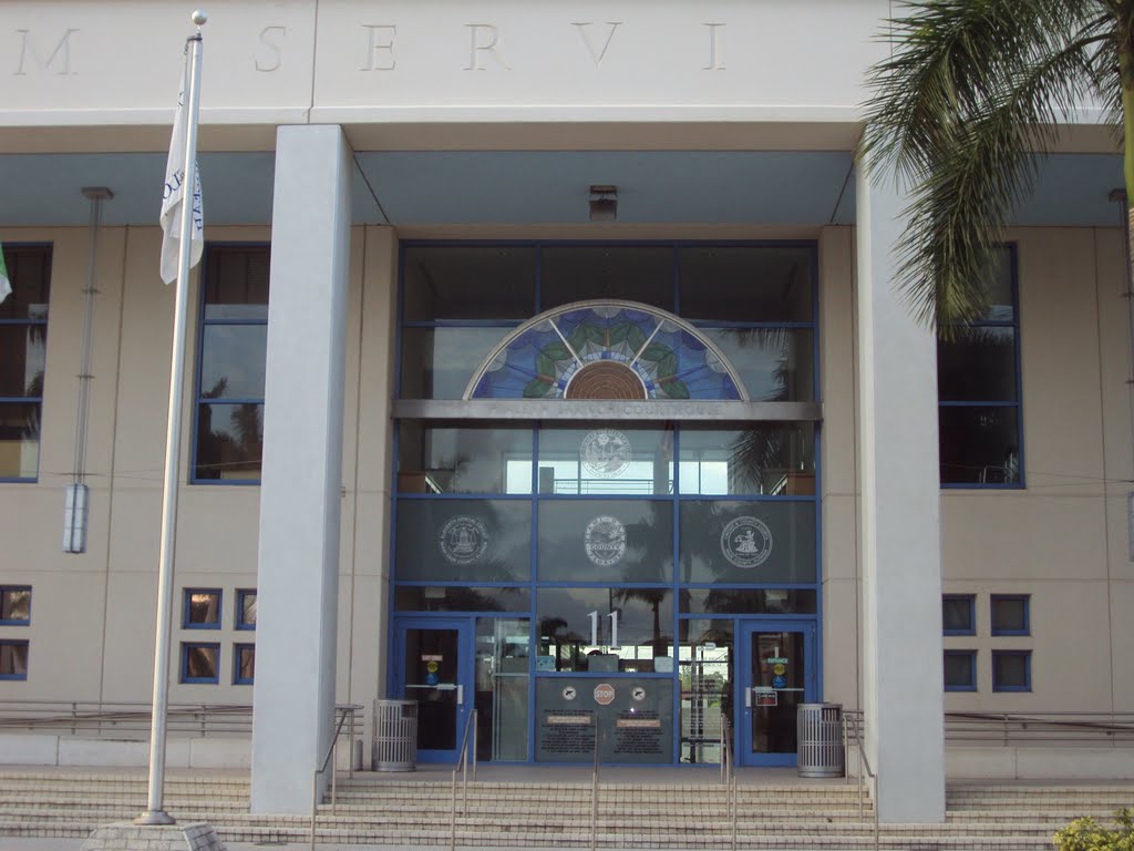 Hialeah CourtHouse at E 6th St & Palm Ave