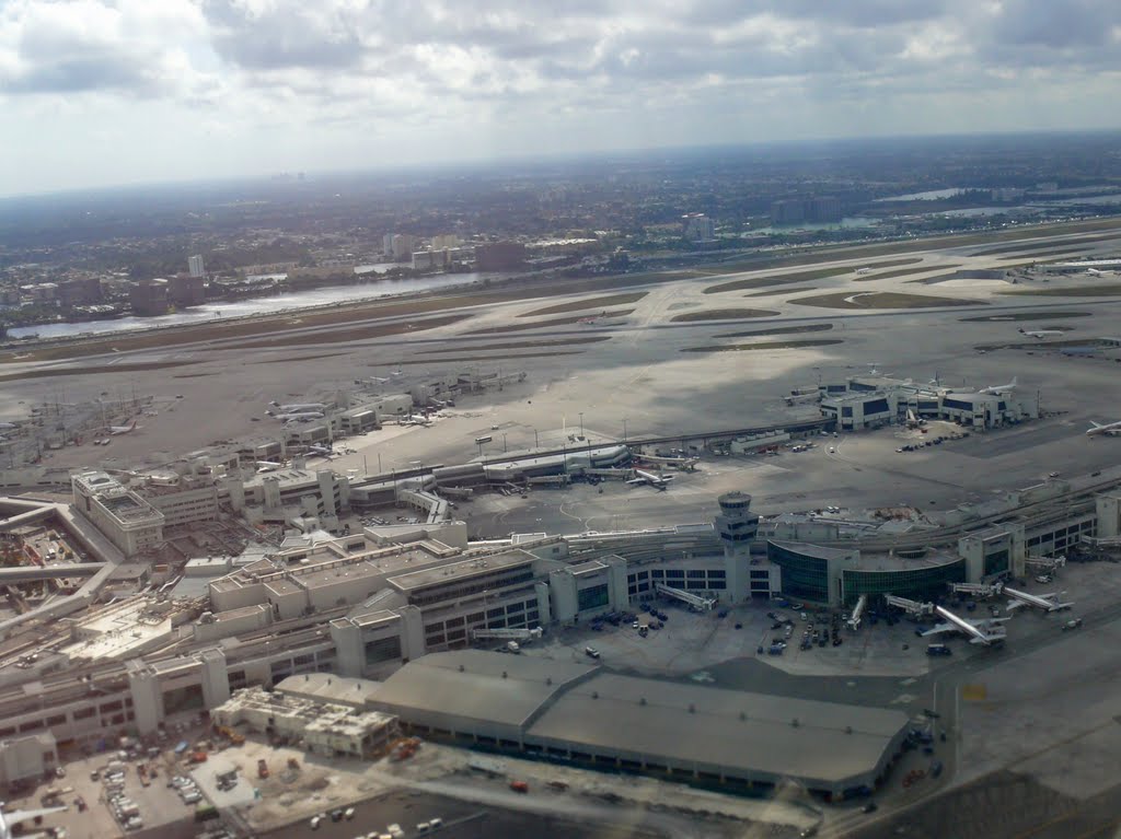 AA Terminal MIA