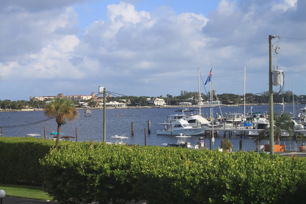 Hypoluxo Island