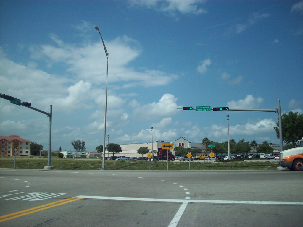 Intersection Okeechobee Frontage Road and 95th Street, Hialeah Gardens.
