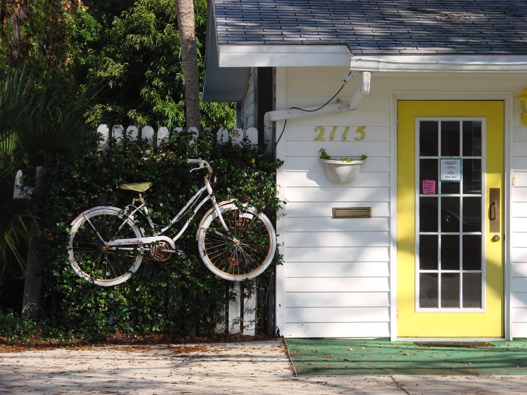 ETs Gone Home, Historic Dist. Melbourne, FL