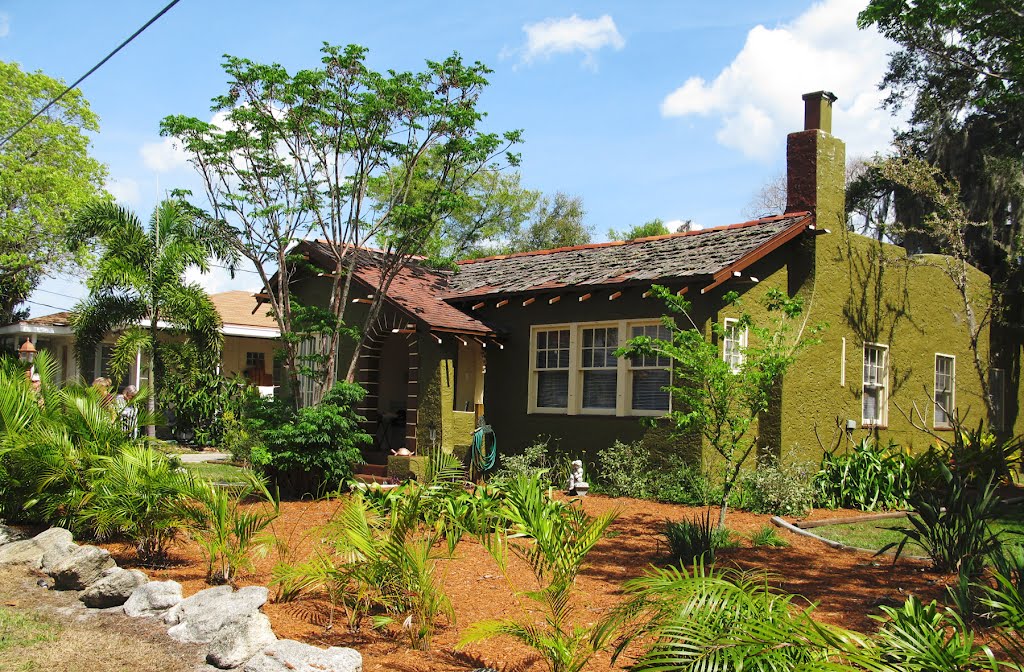 Restored Florida "Boom" bungalow
