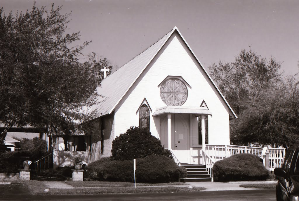 Holy Trinity Episcopal Church, front of chapel