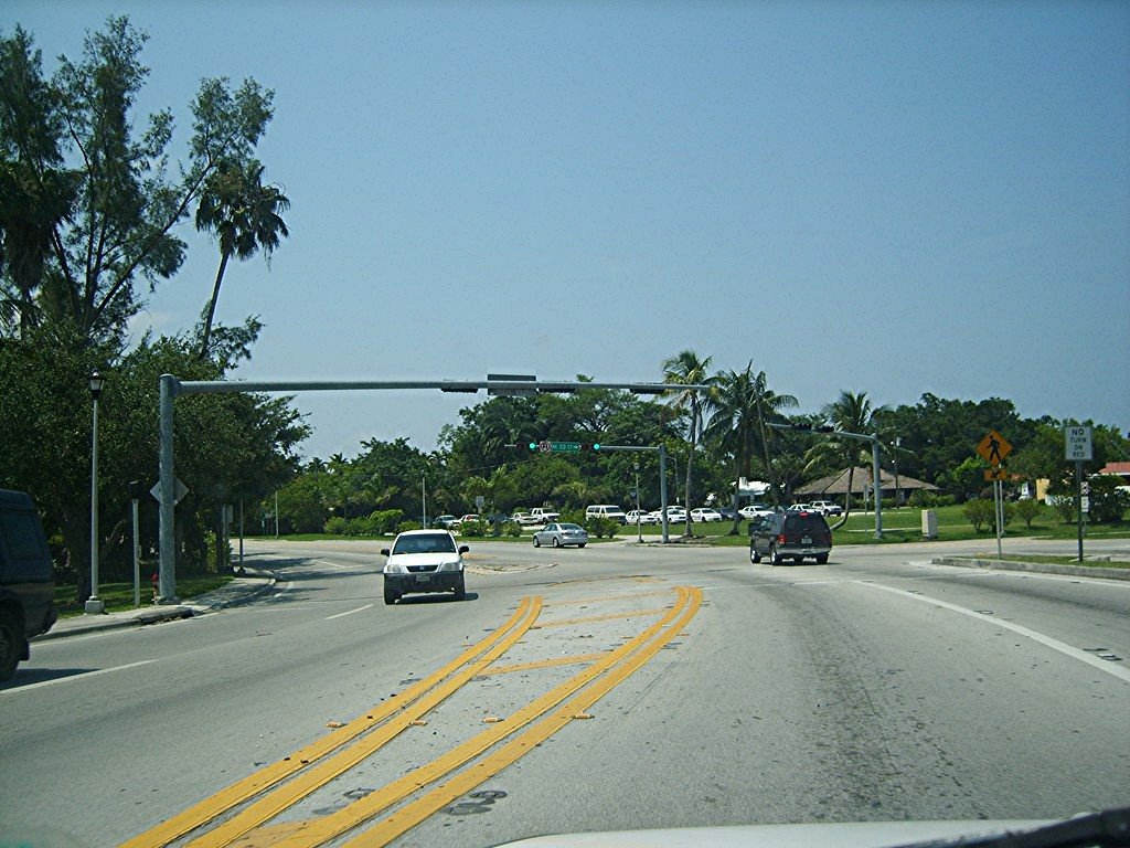 Pasando sobre el Canal por la NE 16th Ave.