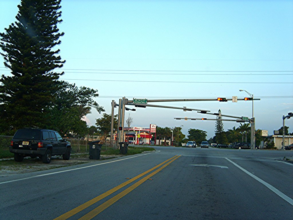 Dixie Hwy y 143 calle del NE