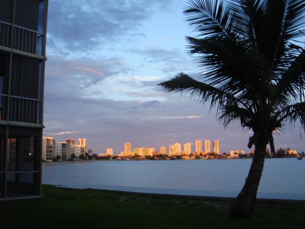 Aventura, FL,  desde Point E Dr