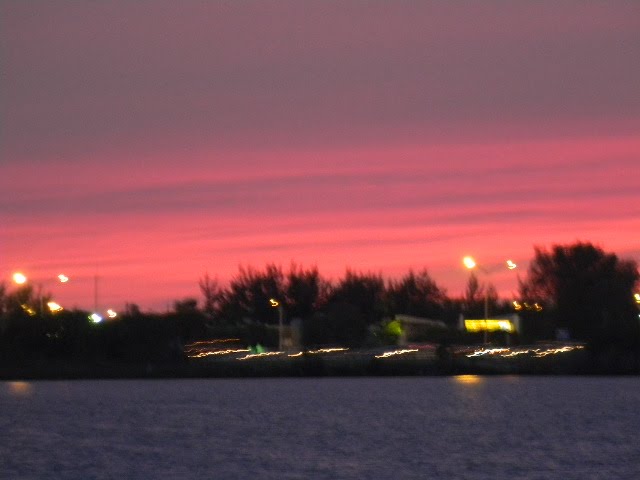 CAMBIO SUBITO DE DIA NUBLADO A ATARDECER EXPECTACULAR.