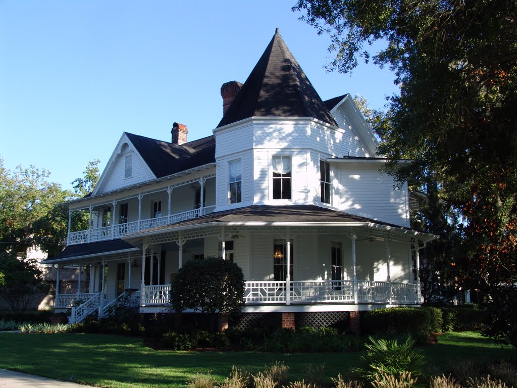 1884 Dunn house, Quenn-Anne style, Ocala Fla (10-2-2011)