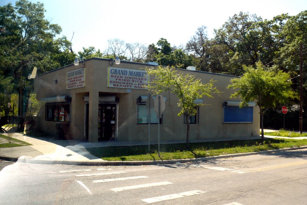 950 Grand St