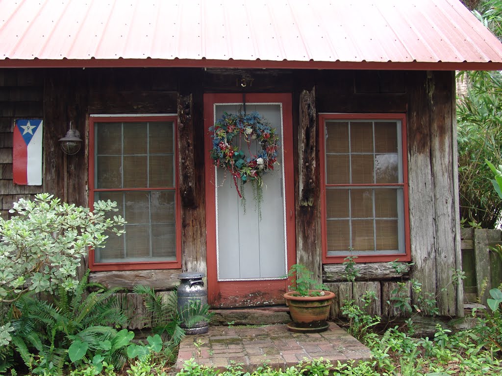 Cobb cottage, built of salvaged ship wood & railroad ties in 1896 (8-29-2011)
