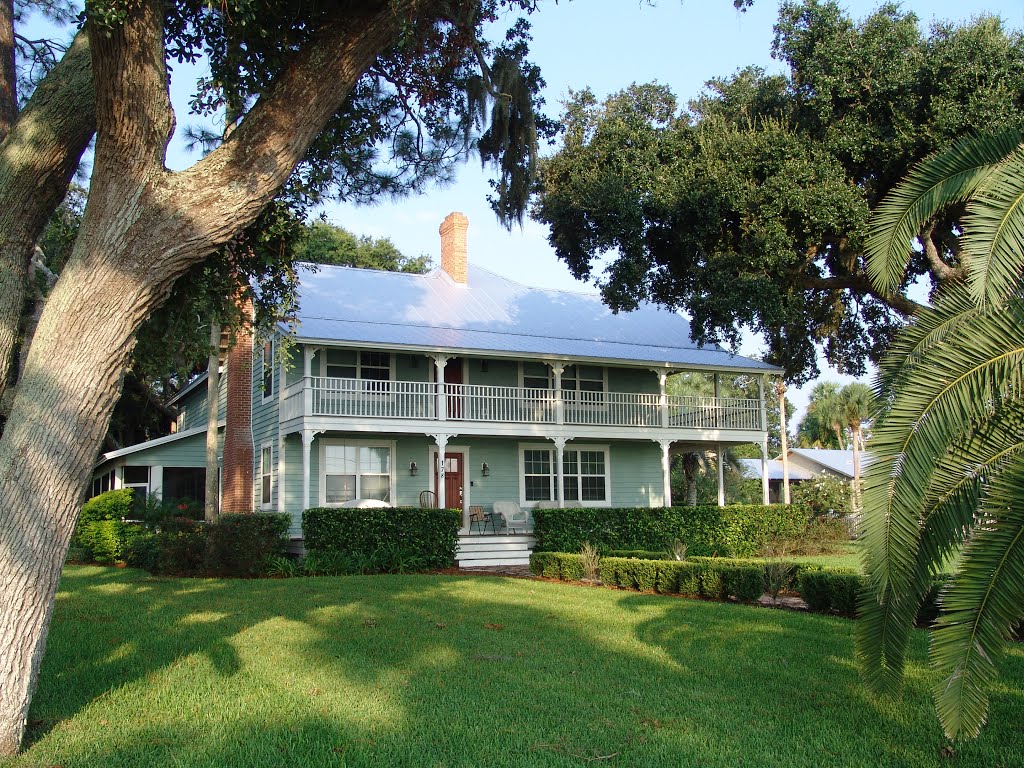Historic Dix Hall, built in 1878 but unfortunatly highly altered & enlarged in 2008