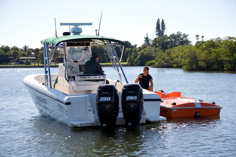 Sheriff catches speeding boat at Osprey, Florida