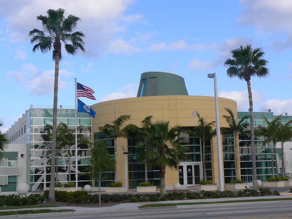 Oficinas de Inmigracion, Miami.